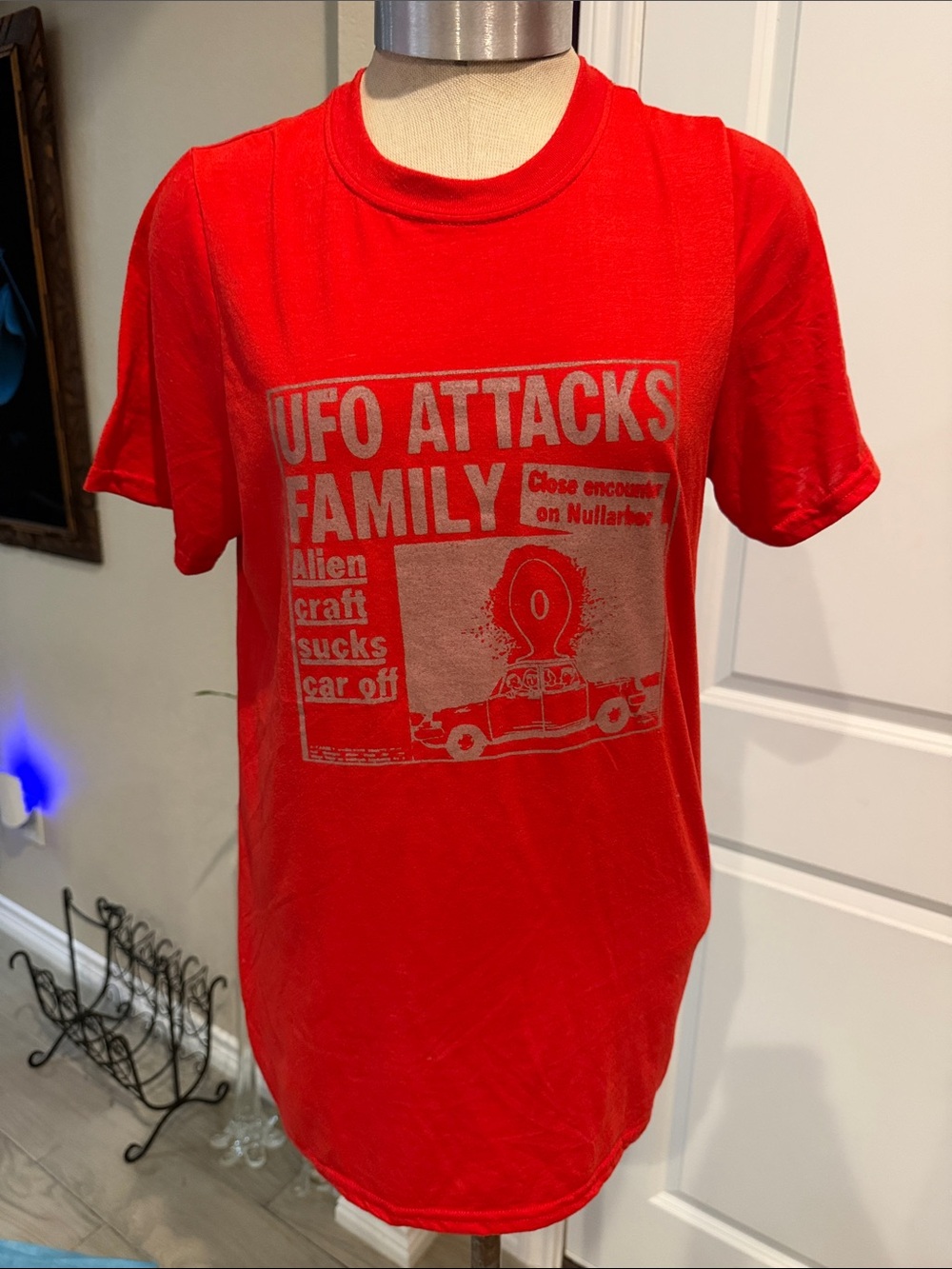 Gildan Red Graphic UFO Attacks Family Short Sleeve Tee